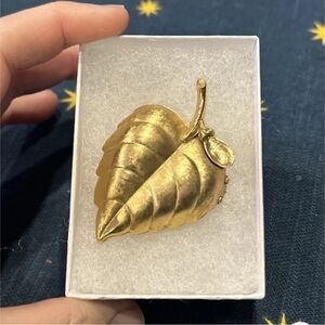 Vintage Signed Avon Leaf Locket Brooch Pin with Solid Perfume Costume Jewelry